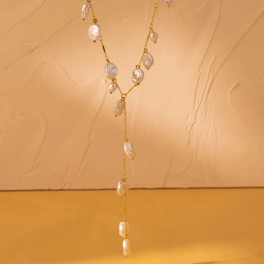 Vintage Irregular Pearl Pendant Necklace for Women Zinc Alloy