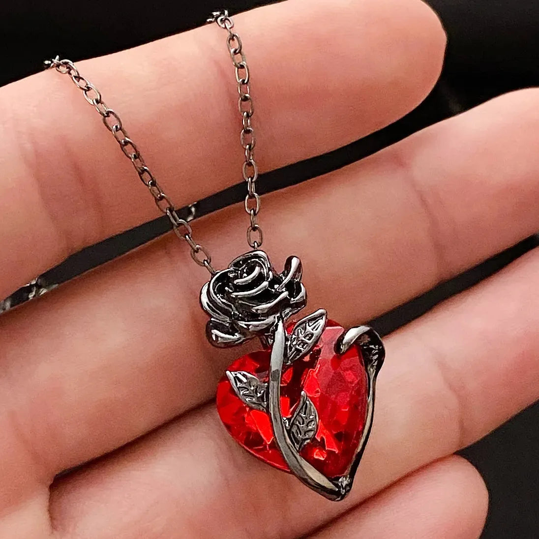 Gothic Rose Red Love Necklace Women’s Y2K Grunge Silver Tone Copper Heart Pendant Jewelry