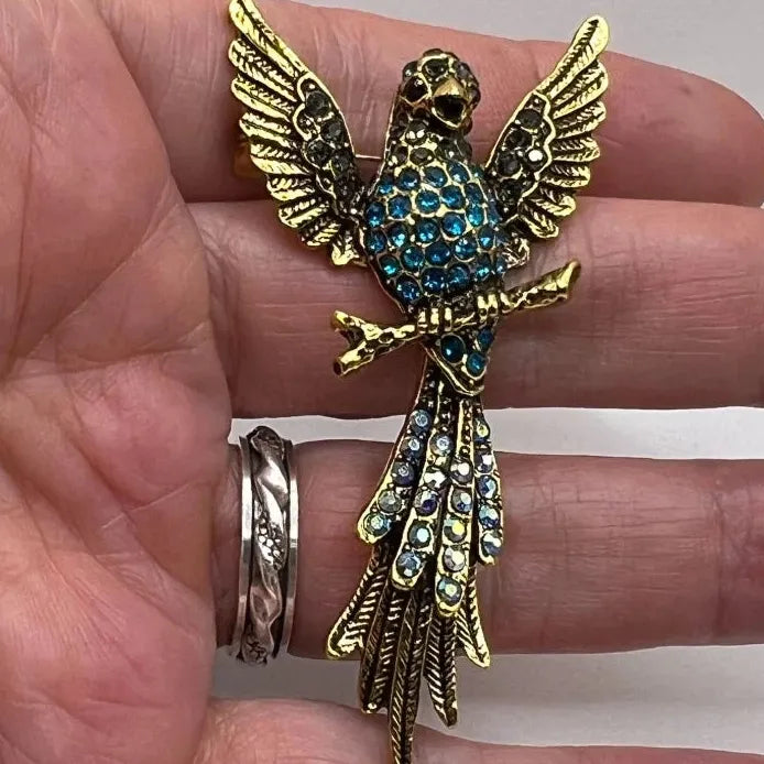 Retro Full Diamond Eagle Brooch Animal Pin Stylish Accessory for Men & Women