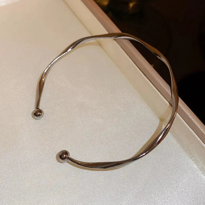 Golden Minimalist Twisted Cuff Bracelet for Women 2023 Gift Jewelry