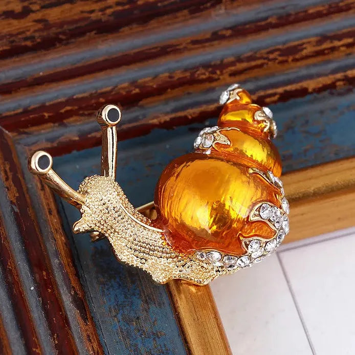 Classic Snail Conch Shell Brooch Pin Jewelry for Men and Women