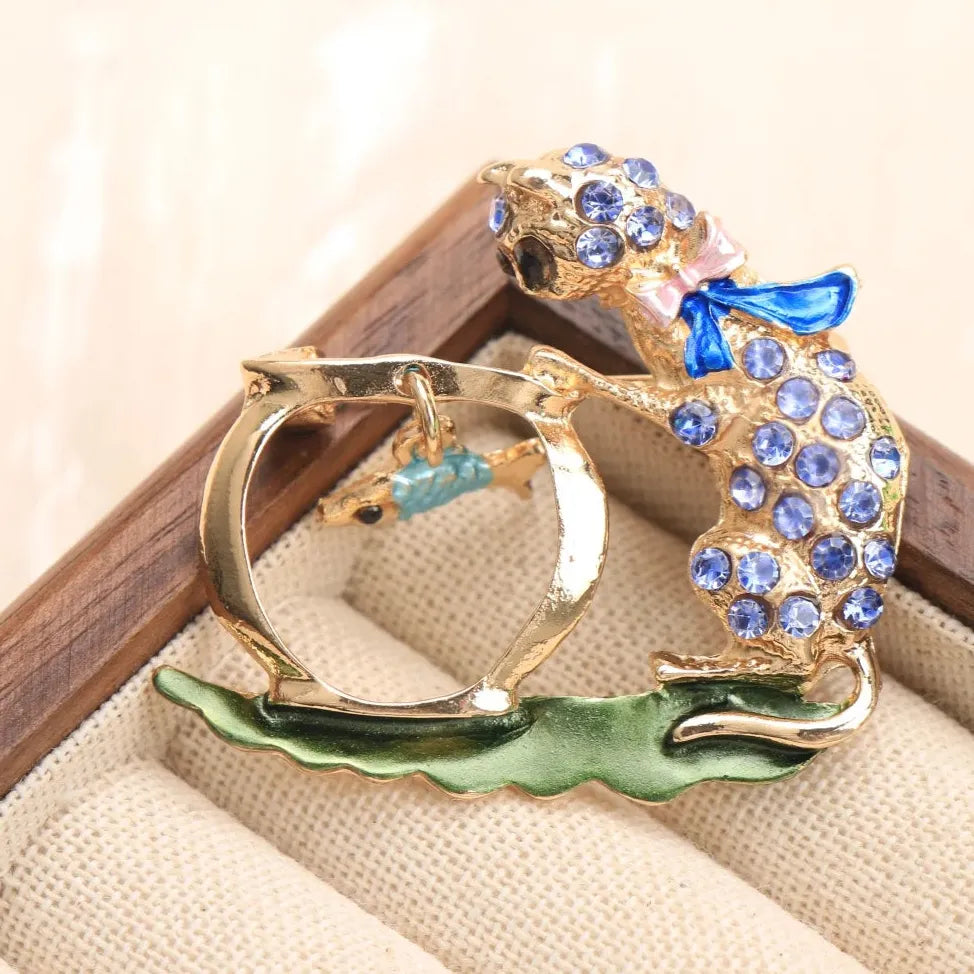 Classic Cat Brooch for Men & Women Wedding Gift Elegant Accessory