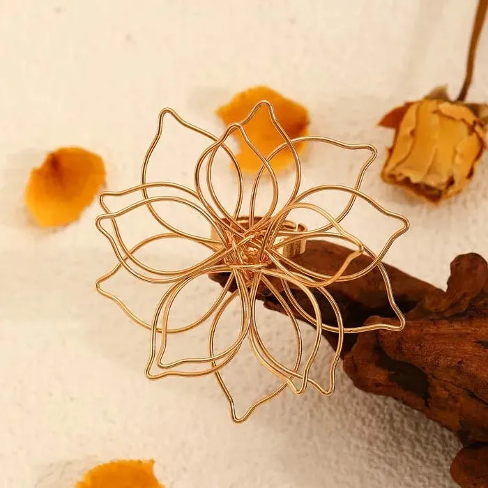 Adjustable Vintage Gold Flower Hollow Metal Ring Elegant Jewelry Gift