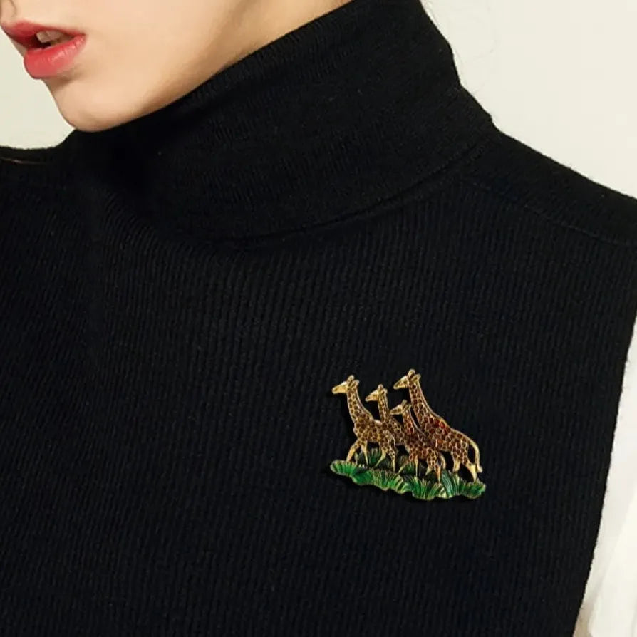 Luxury Giraffe Brooch for Men and Women Classic Gift Accessory