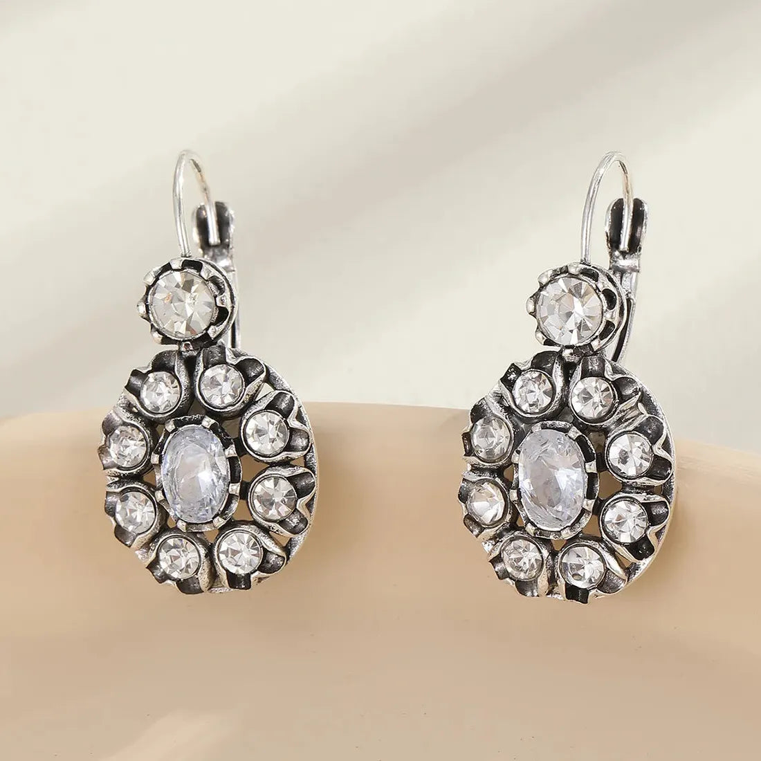 Flower Silvery Wedding Drop Earrings Ladies Fashion Jewelry Zinc Alloy Cubic Zirconia
