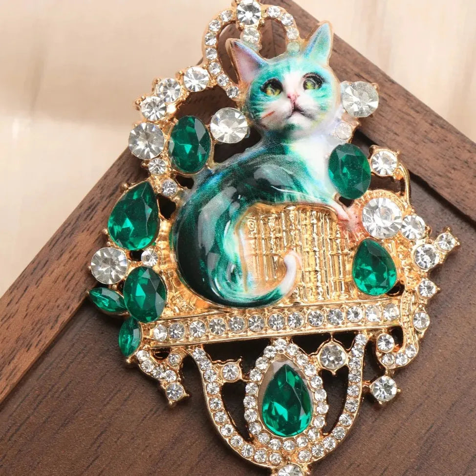Elegant Vintage Cat Brooch for Women Fashion Accessory Gift
