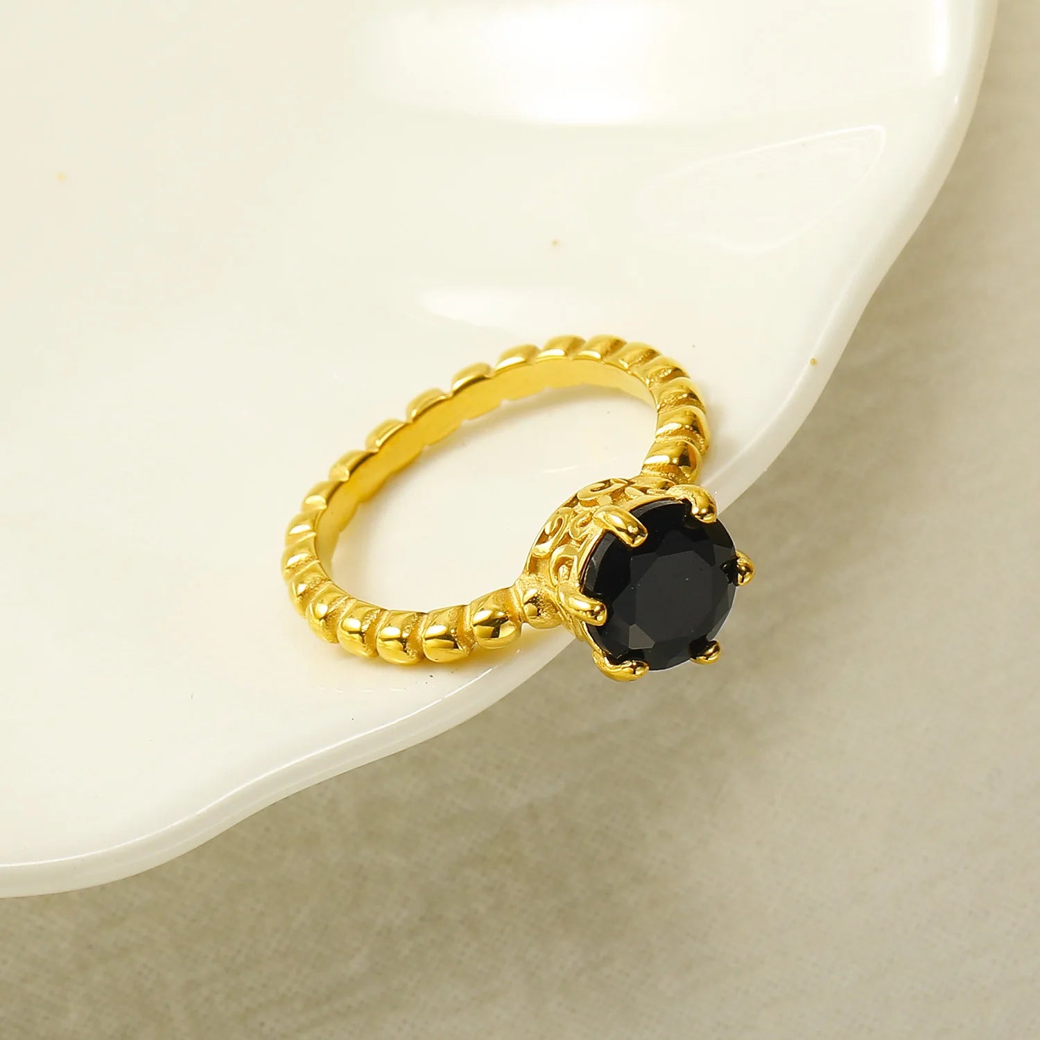18K Gold Plated Stainless Steel Zircon Wedding Ring Twisted Circle Six Claws