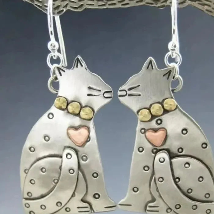 Vintage Cute Cat Kiss Pendant Zinc Alloy Drop Earrings for Women Gifts