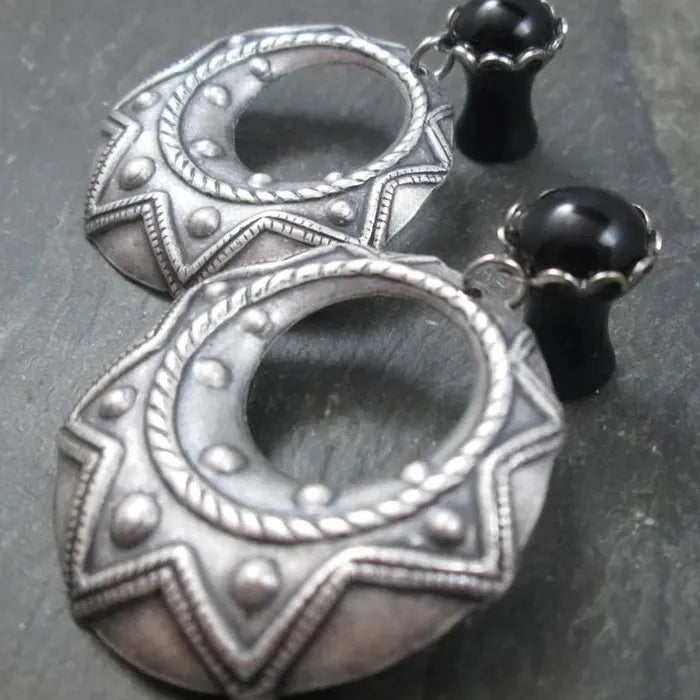 Bohemian Ethnic Retro Women's Earrings Black Stone Carving Flower Geometric Pendant Zinc Alloy Jewelry