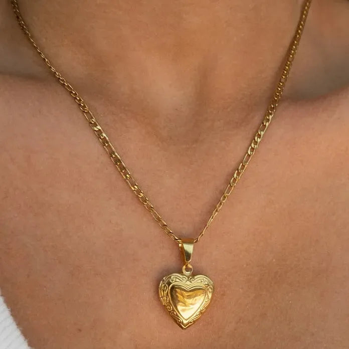 Vintage Gold Flower Pendant Necklace for Women Stainless Steel Heart Chain