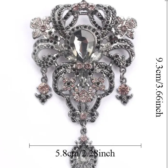 Elegant Floral Giraffe Butterfly Brooch Gift for Men & Women