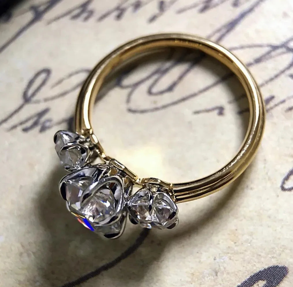 Women’s Fashion Cubic Zirconia Wedding Band Ring Zinc Alloy Engagement Jewelry