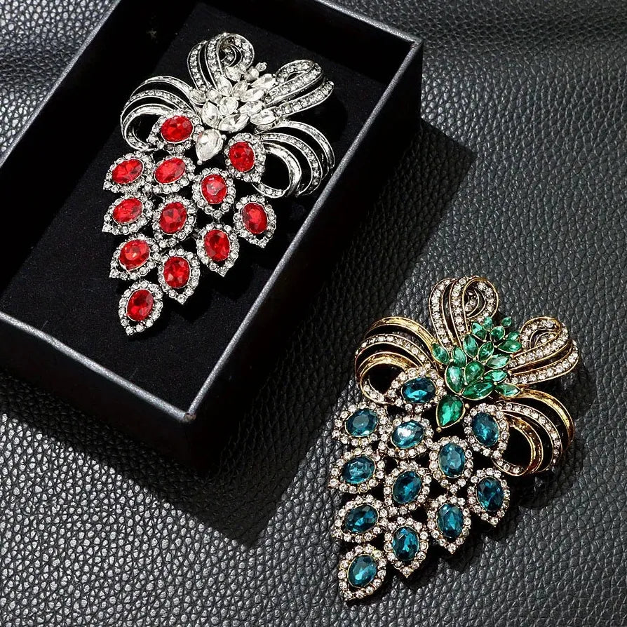 Classic Openwork Grape Fruit Brooch Jewelry for Men and Women