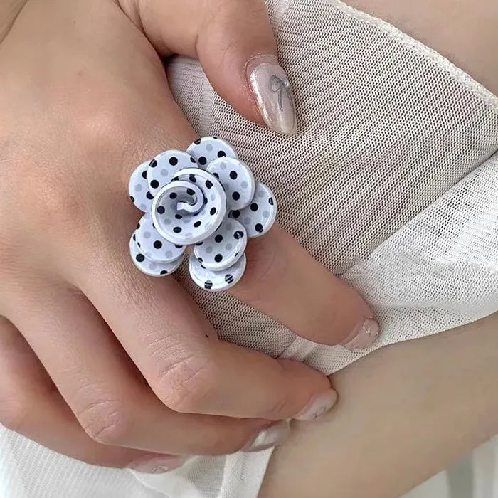 Retro Acrylic 3D Flower Rings for Women Black Polka Dot Leopard Print Gift Jewelry
