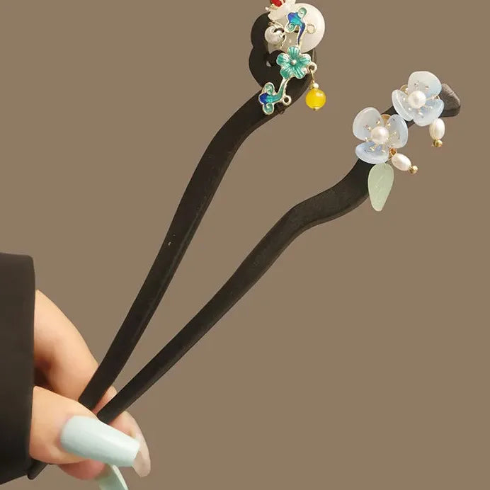 Elegant Wooden Hair Sticks for Women Chinese Style Floral Tassel Vintage Fork