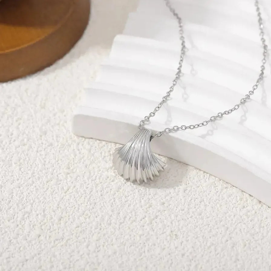Delicate Striped Shell Necklace Silver Tone Copper Chain Hypoallergenic Women