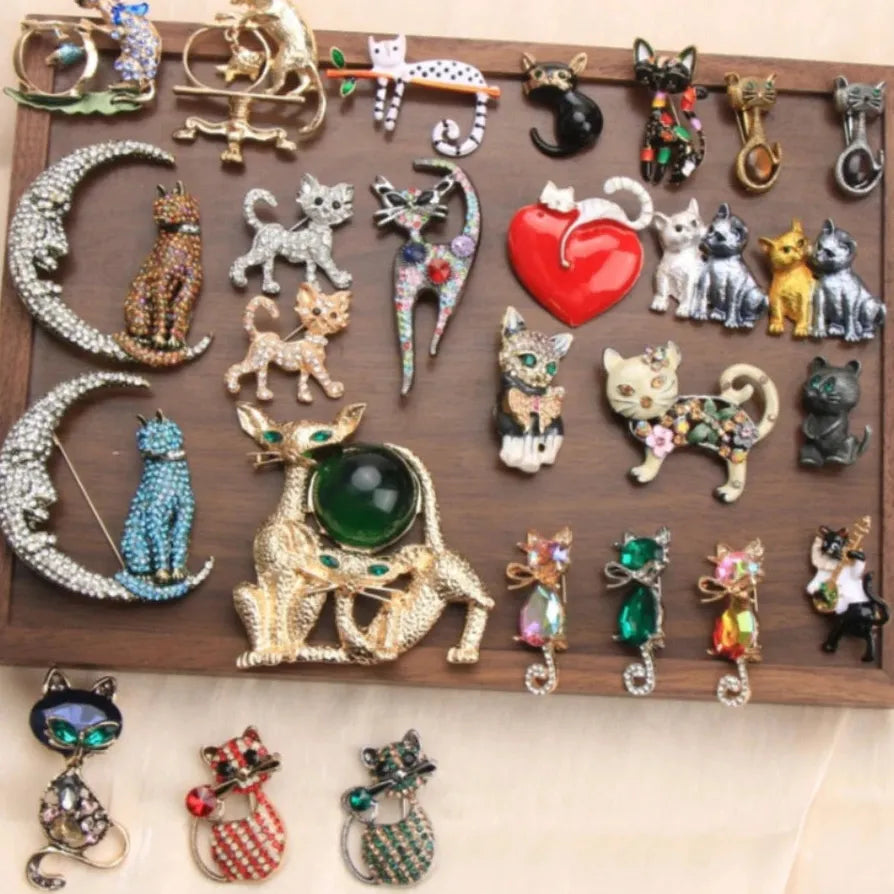 Classic Cat Brooch for Men & Women Wedding Gift Elegant Accessory