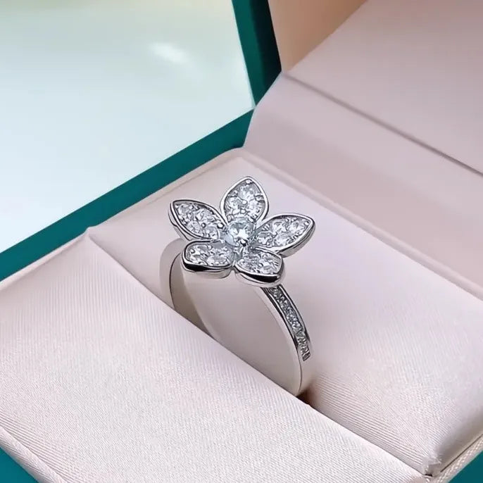 Flower Shaped Cubic Zirconia Brass Ring for Women Wedding Jewelry