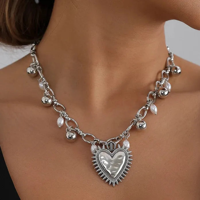 Vintage Heart Thorn Pendant Necklace with Pearl Ball Zinc Alloy Gift