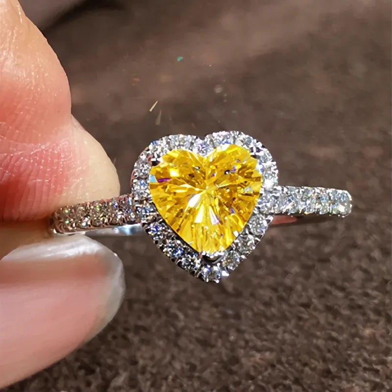 Aesthetic Heart Design Rings for Women Shiny Cubic Zirconia Brass Engagement Jewelry
