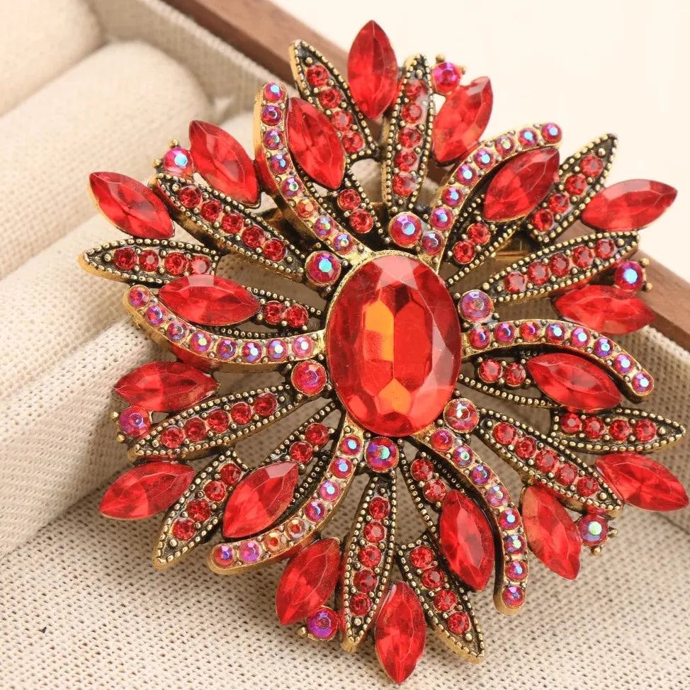 Luxury Openwork Floral Brooch Elegant Gift for Men & Women