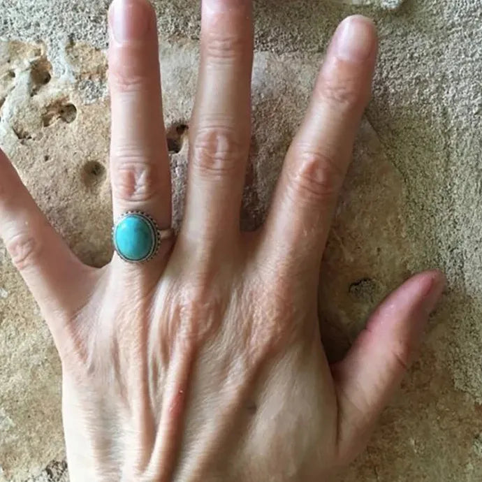 Vintage Silver Inlaid Synthetic Turquoise Oval Flower Ring Unisex Jewelry