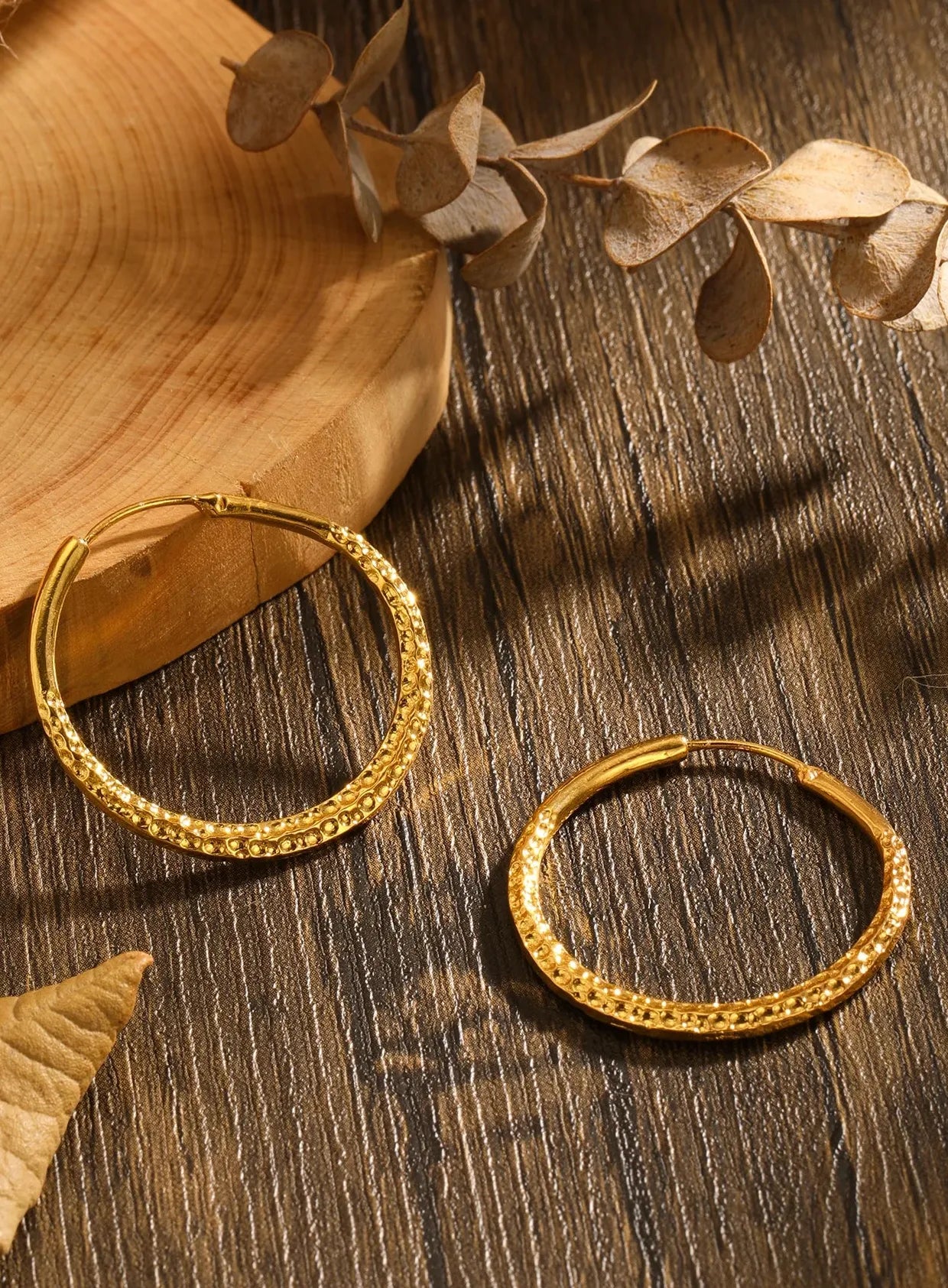 Simple Big Zinc Alloy Metal Hoop Earrings for Women Carved Serrated Circle