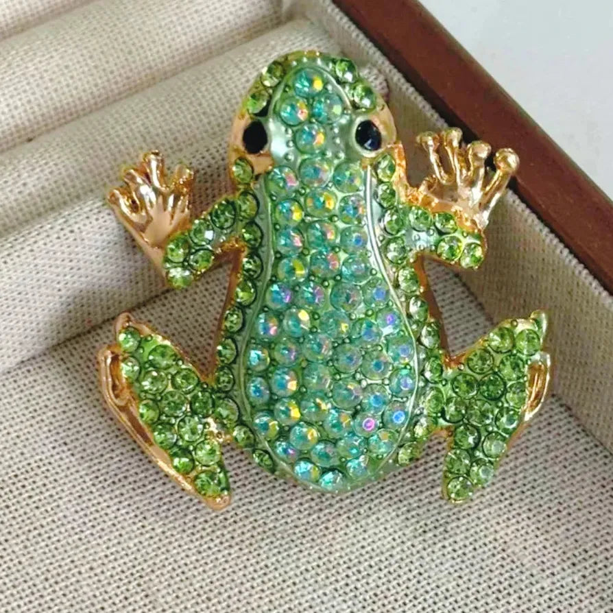 Luxury Frog Brooch Pin Classic Style Jewelry Gift for Men & Women