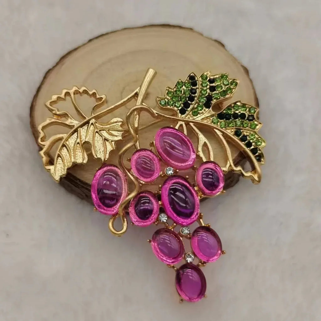 Women's Retro 3D Grape Rhinestone Brooch Pin for Dress Party Accessory