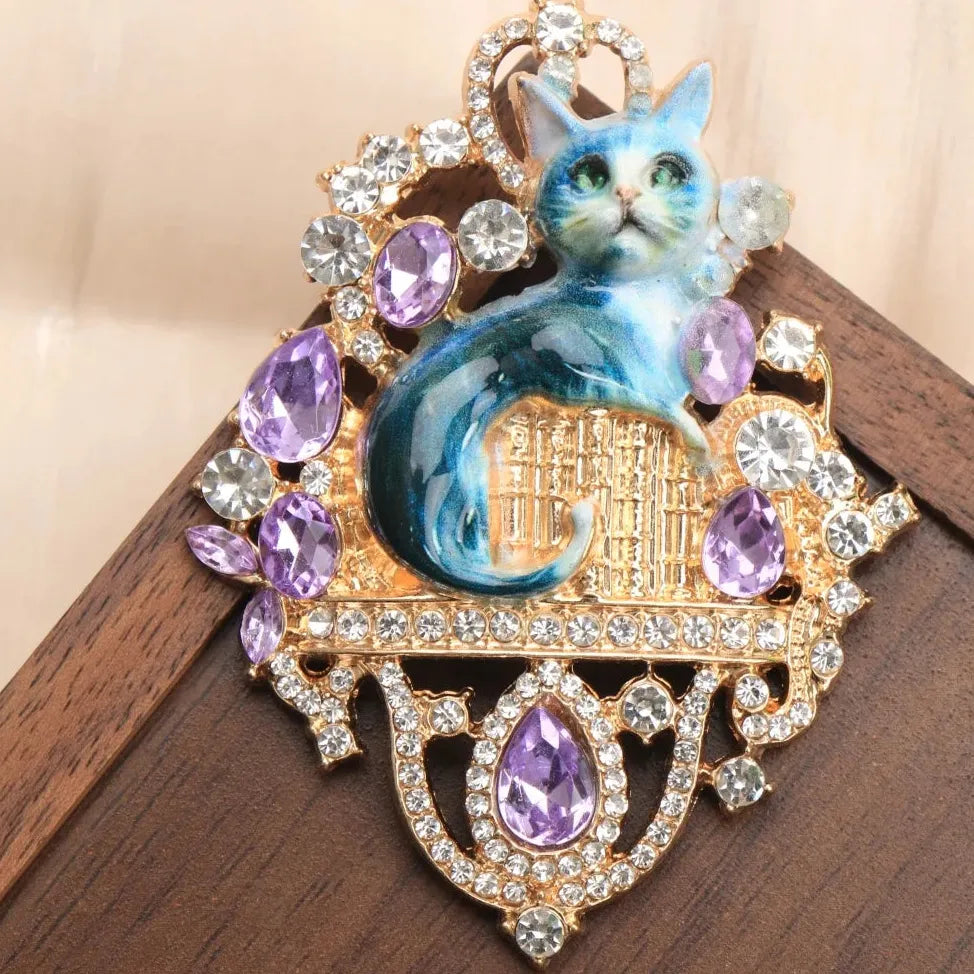 Elegant Vintage Cat Brooch for Women Fashion Accessory Gift