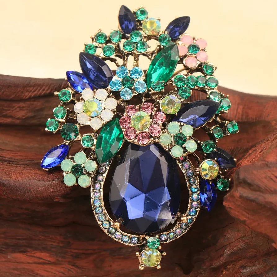 Luxury Classic Flower Brooch Pin for Women Men Elegant Gift Accessory