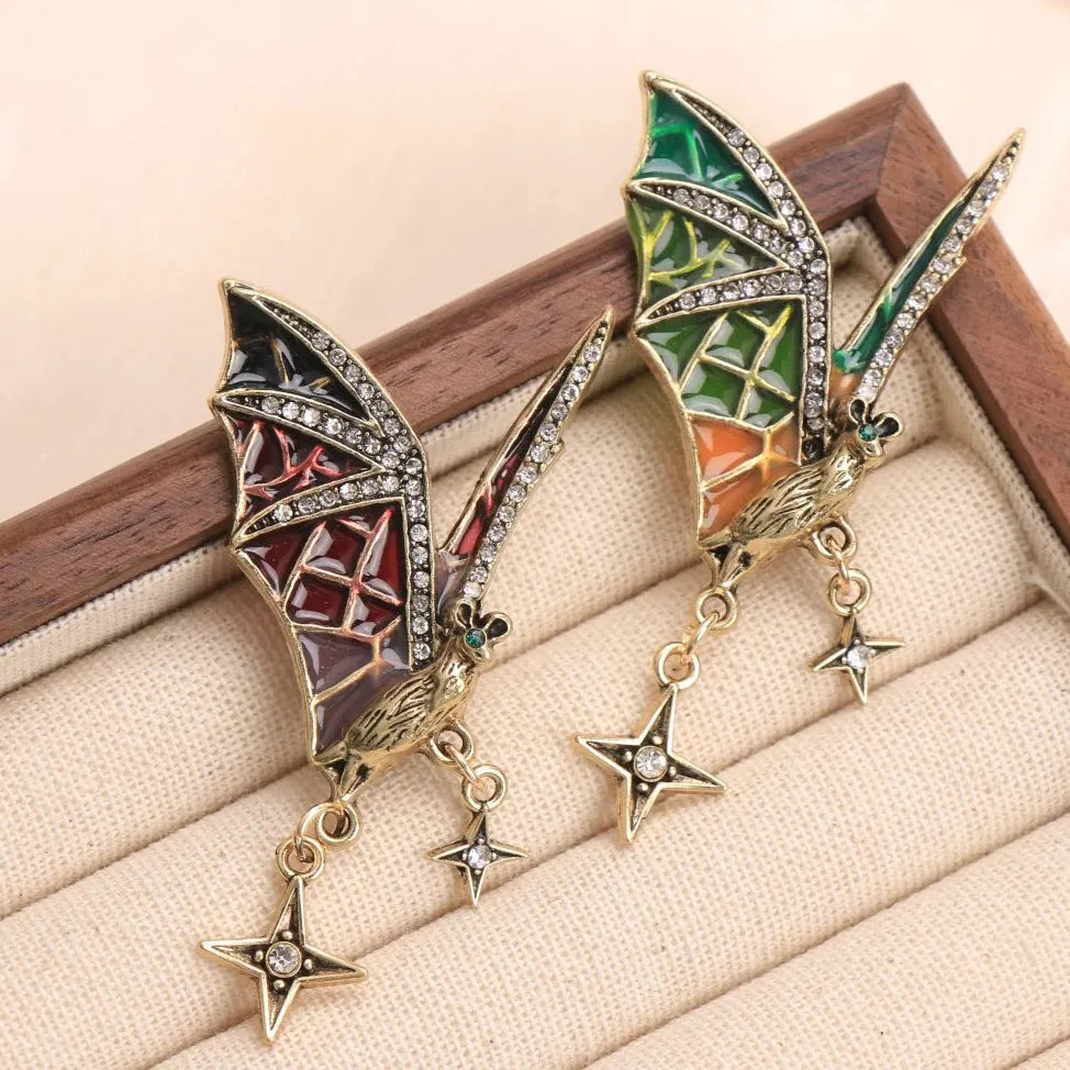 Classic Bat-Shaped Enamel Brooch Elegant Gift for Men & Women
