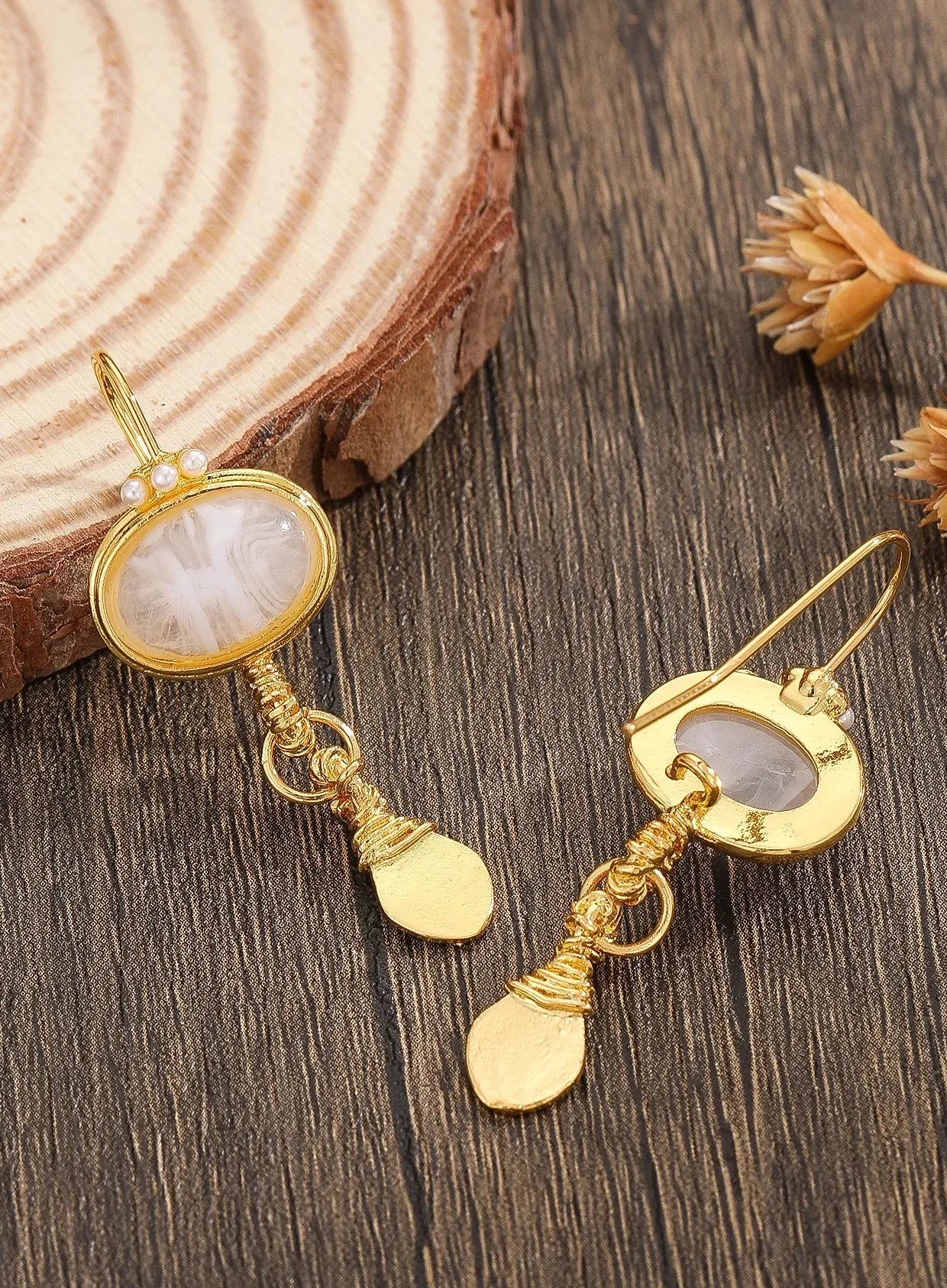 Flower Shaped White Pearl Drop Earrings Zinc Alloy Bridal Engagement Jewelry