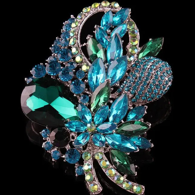 Classic Floral Openwork Brooch Wedding Gift for Men and Women