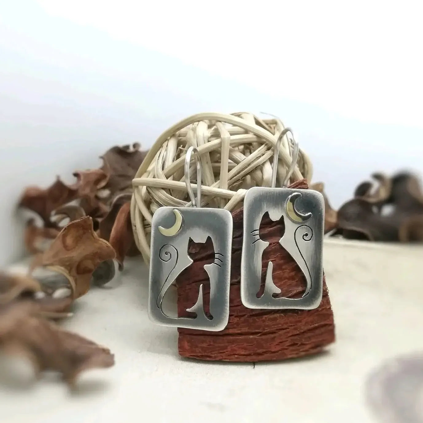 Cute Cat Metal Drop Earrings for Women Playful Pet Jewelry Holiday Gift