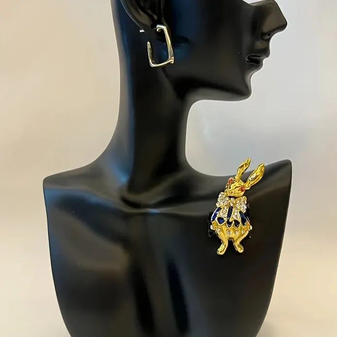 Luxury Classic Rabbit Brooch for Men and Women Gift Accessory