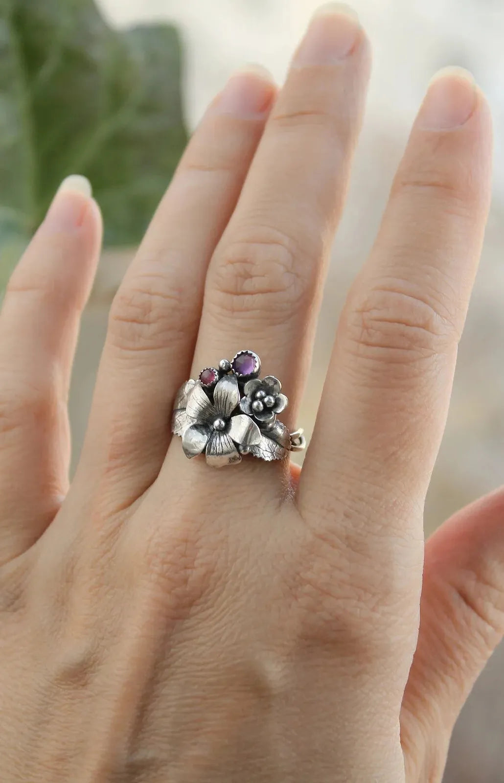 Retro Plant Shaped Rhinestone Flower Ring for Women Zinc Alloy Jewelry