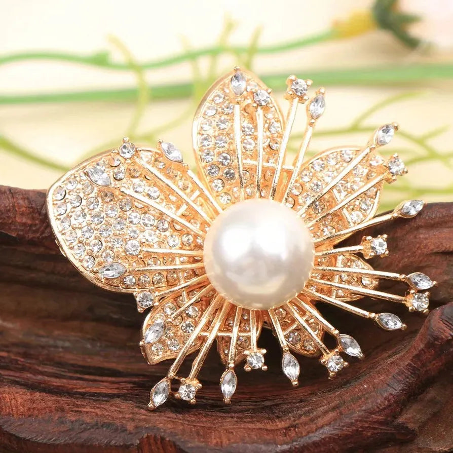 Luxury Classic Flower Brooch Pin Elegant Jewelry for Women Men