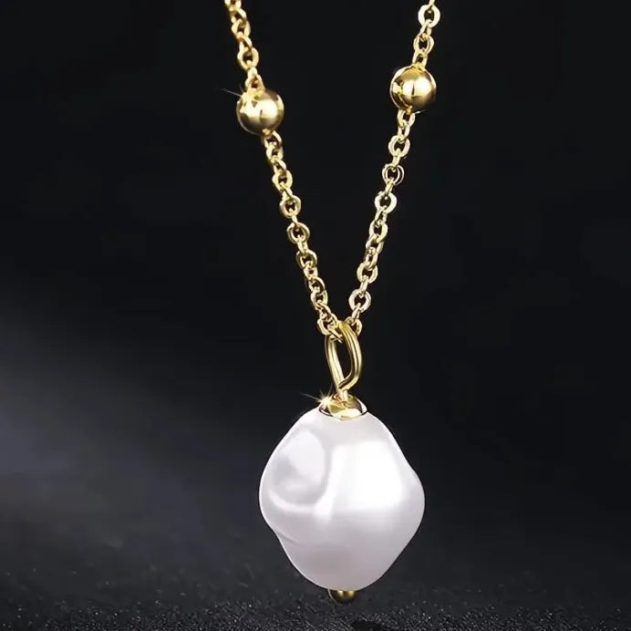 Elegant Women’s Irregular Pearl Pendant Necklace Trendy Chic Jewelry
