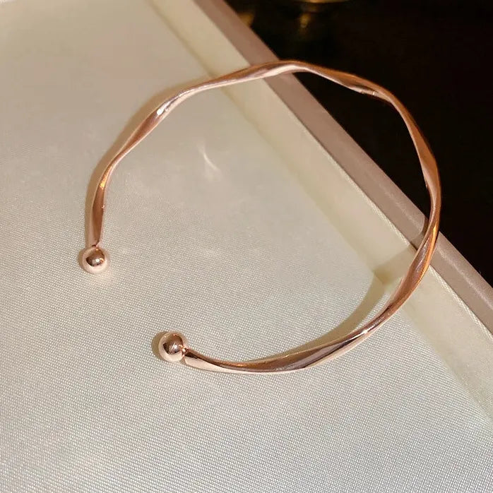 Golden Minimalist Twisted Cuff Bracelet for Women 2023 Gift Jewelry