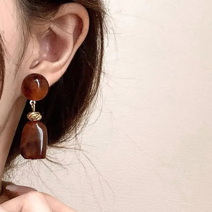 Retro Maillard Resin Amber Drop Earrings for Women Elegant Gifts 2026