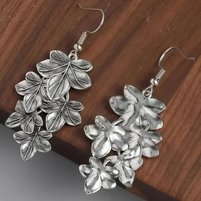 Vintage Women's Leaf Petal Pendant Drop Earrings Zinc Alloy Jewelry Gift
