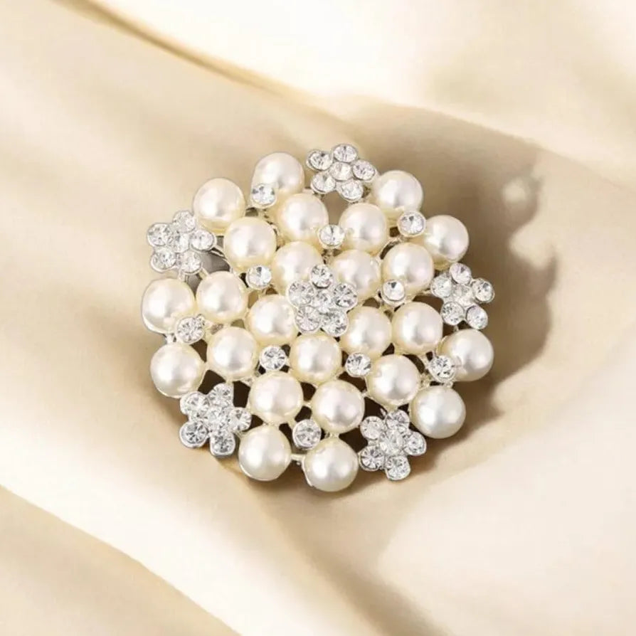 Luxury Openwork Floral Classic Brooch Gift for Women & Men