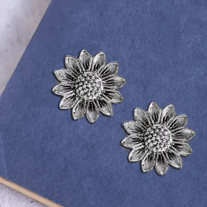Vintage Sunflower Zinc Alloy Women’s Nature-Inspired Stud Earrings