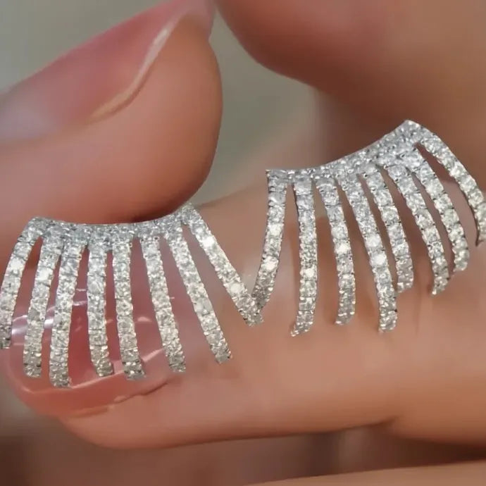 Silver Claw Shaped Cubic Zirconia Stud Earrings for Women Copper Alloy
