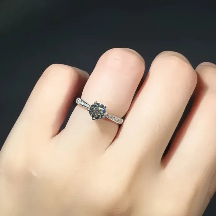 Elegant Geometric Claw Cubic Zirconia Brass Ring for Women Engagement