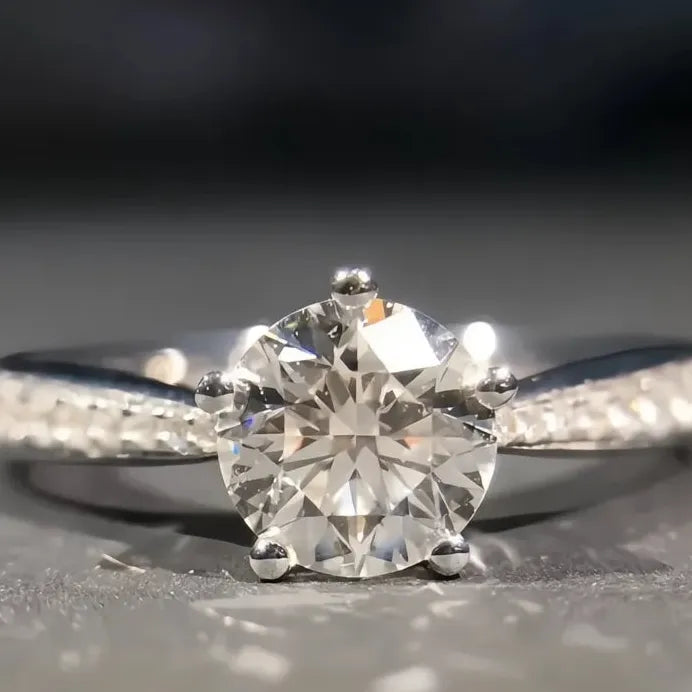 Elegant Geometric Claw Cubic Zirconia Brass Ring for Women Engagement