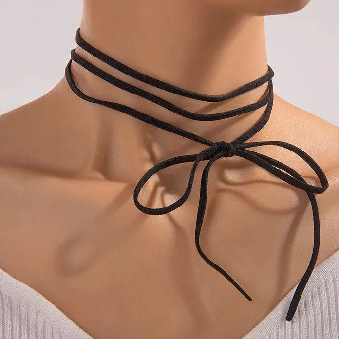 Black Velvet Circle Pendant Choker Necklace for Women Gothic Y2K