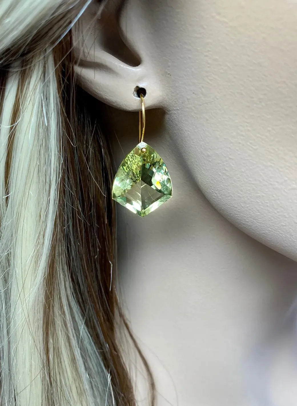 Golden Water Drop Earrings for Women Simple Exquisite Zinc Alloy Jewelry