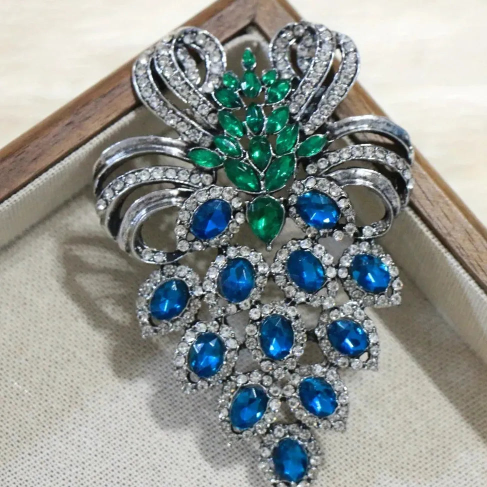Luxury Grape Fruit Brooch Pin for Men and Women Classic Style